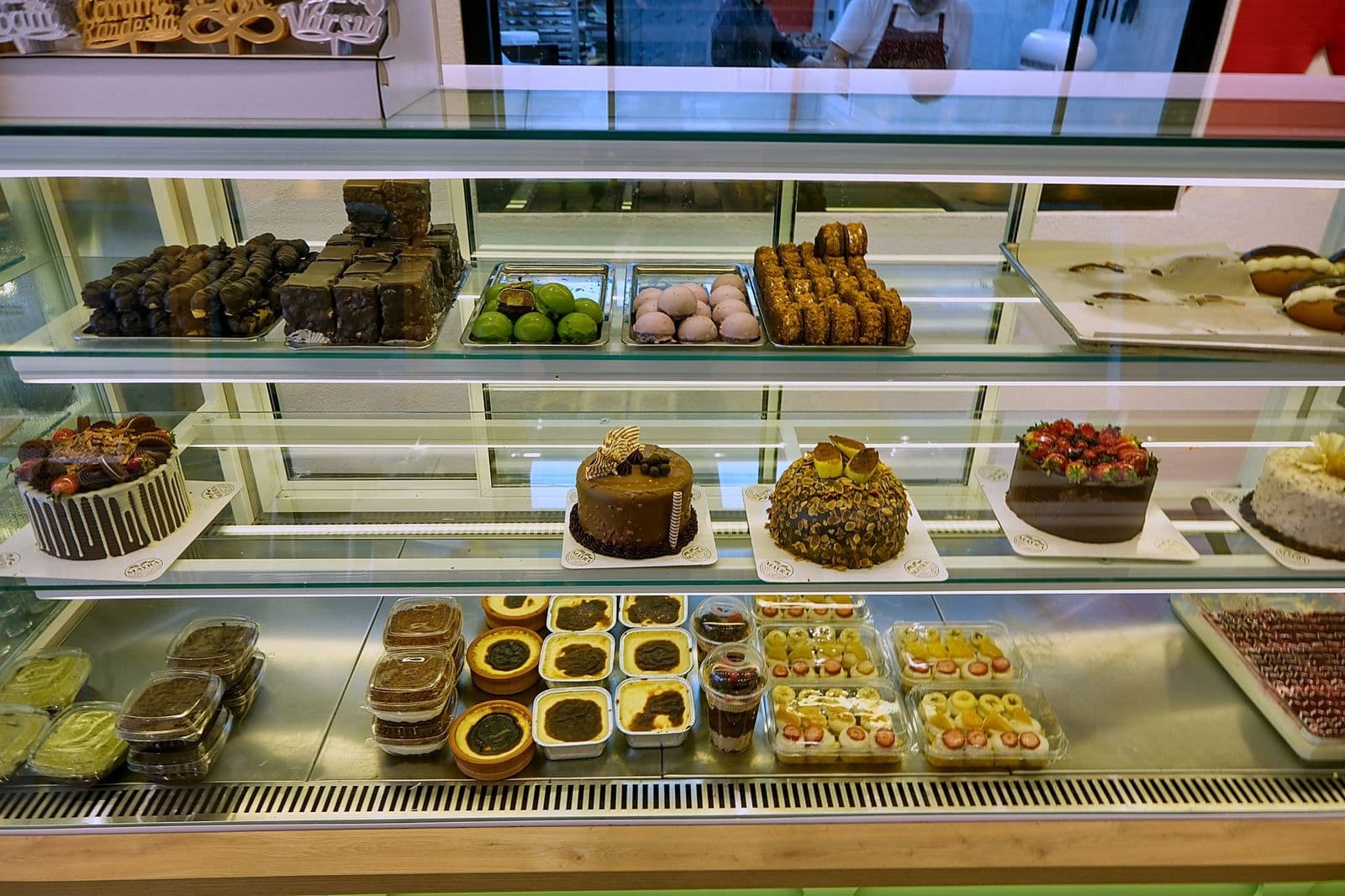 Mayra Pastane butik pasta vitrini